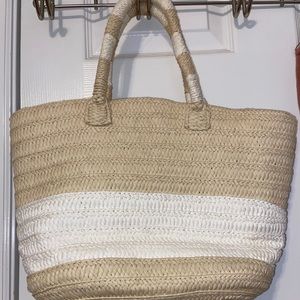 Tan and white beach bag. Nice bag for the beach!